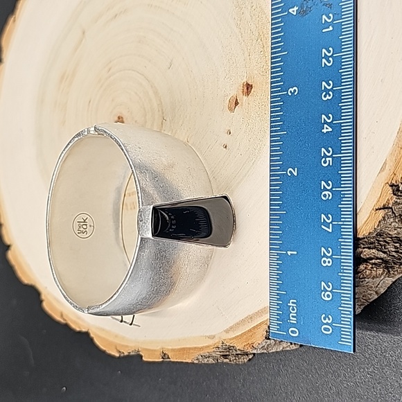 NWT THE SAK Gorgeous Silver and Black Fashion Statement Bangle Bracelet. - Picture 5 of 8